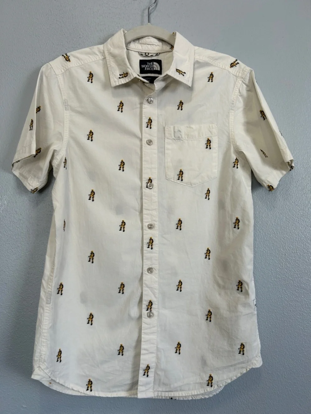 North Face 100% Cotton button-down with Hockey men